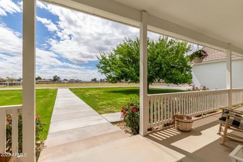 1696 E Country Ln, Gilbert, AZ 85298 photo 10