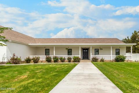1696 E Country Ln, Gilbert, AZ 85298 photo 4
