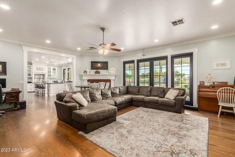 1696 E Country Ln, Gilbert, AZ 85298 photo 14
