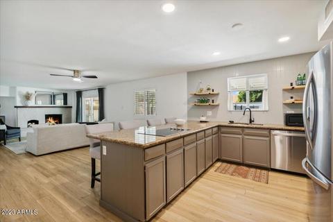818 E Harmont Dr, Phoenix, AZ 85020 photo 11