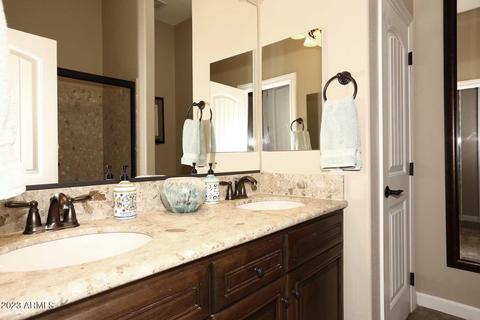 8439 E Leonora St, Mesa, AZ 85207 photo 38