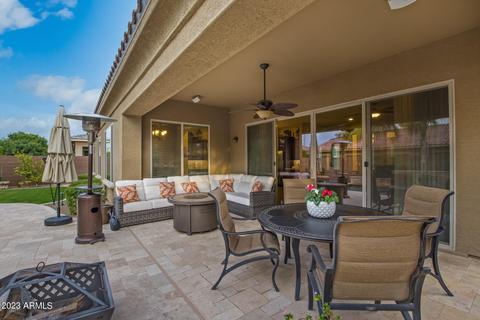 2204 E Tomahawk Dr, Gilbert, AZ 85298 photo 2