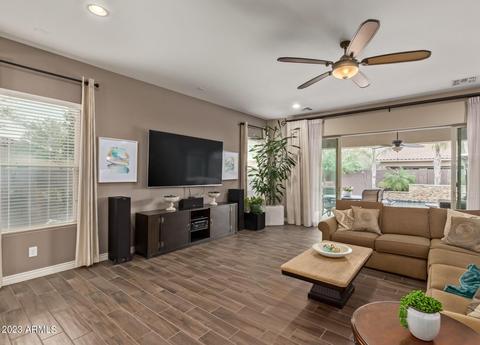 2204 E Tomahawk Dr, Gilbert, AZ 85298 photo 10