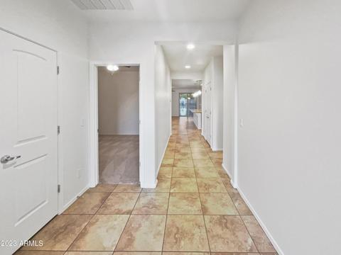 8007 S 23rd Dr, Phoenix, AZ 85041 photo 7