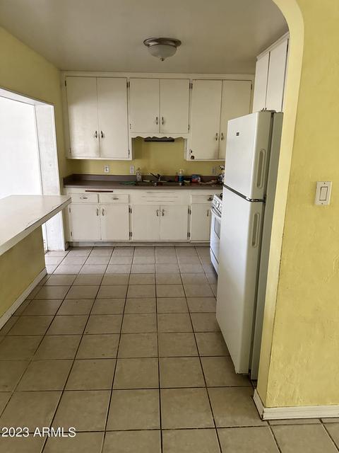 2437 E Highland Ave, Phoenix, AZ 85016 photo 5