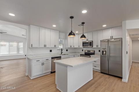 1146 W Hillview St, Mesa, AZ 85201