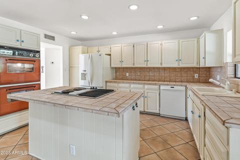 4532 E Becker Ln, Phoenix, AZ 85028 photo 7