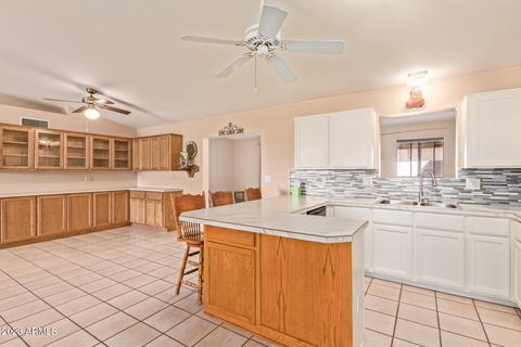 722 E Osage Ave, Apache Junction, AZ 85119 photo 4