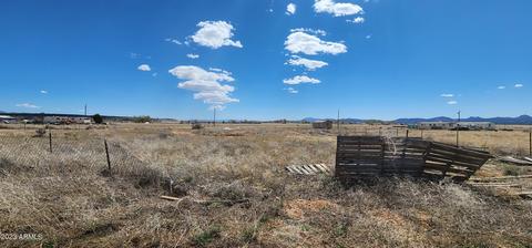 221 W Baja Rd #360, Paulden, AZ 86334