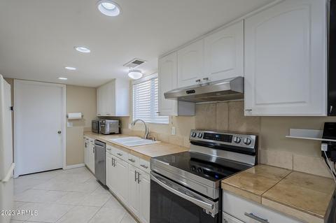 449 E Kerry Ln, Phoenix, AZ 85024 photo 6