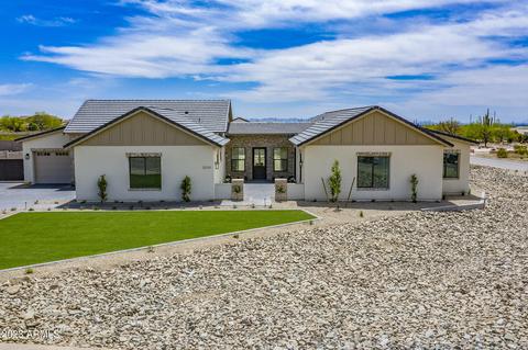2215 N 77th Pl, Mesa, AZ 85207