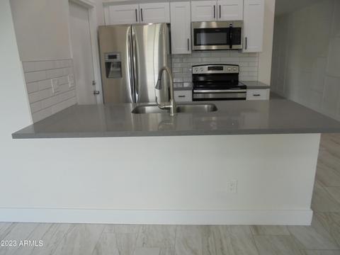 4051 E Sacaton St E, Phoenix, AZ 85044 photo 12
