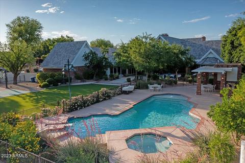 1001 E Caroline Ln, Tempe, AZ 85284 photo 2