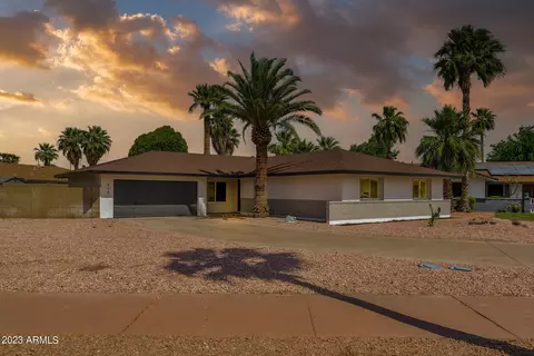 498 S Villa Nueva Dr, Litchfield Park, AZ 85340