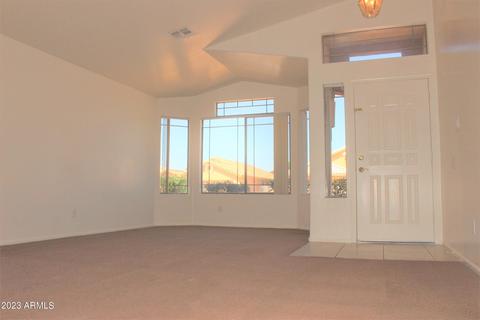 467 E Cantebria Dr, Gilbert, AZ 85296 photo 2