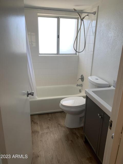 349 E Thomas Rd #E403, Phoenix, AZ 85012 photo 9