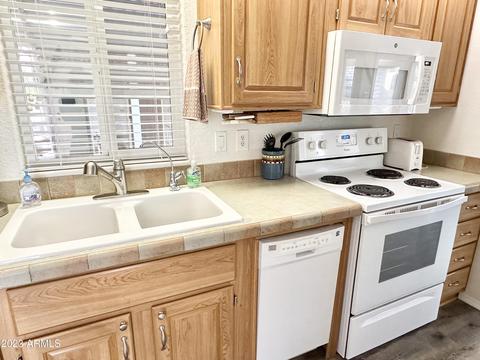 390 S Hawks Eye Dr, Apache Junction, AZ 85119 photo 33