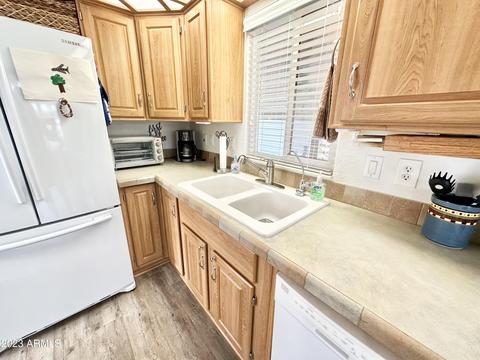 390 S Hawks Eye Dr, Apache Junction, AZ 85119 photo 39