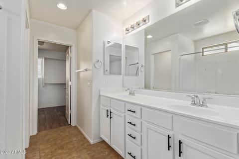 2132 S Martingale Rd, Gilbert, AZ 85295 photo 3