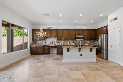 4368 E Briles Rd, Phoenix, AZ 85050 photo 3