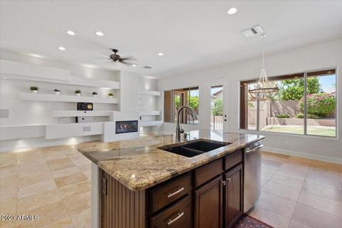 4368 E Briles Rd, Phoenix, AZ 85050 photo 13