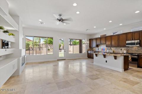 4368 E Briles Rd, Phoenix, AZ 85050 photo 2