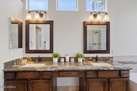 4368 E Briles Rd, Phoenix, AZ 85050 photo 8