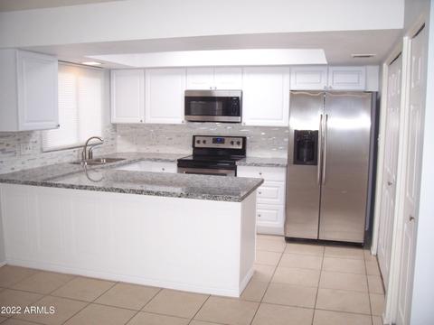 6688 N 43rd Ave, Glendale, AZ 85301