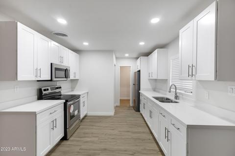 7129 N 47th Ave, Glendale, AZ 85301