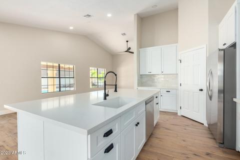 3411 E Cedarwood Ln, Phoenix, AZ 85048 photo 9