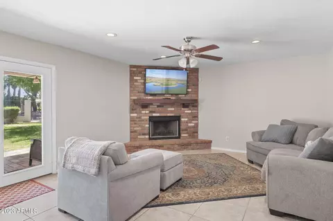 971 E Driftwood Dr, Tempe, AZ 85283 photo 3