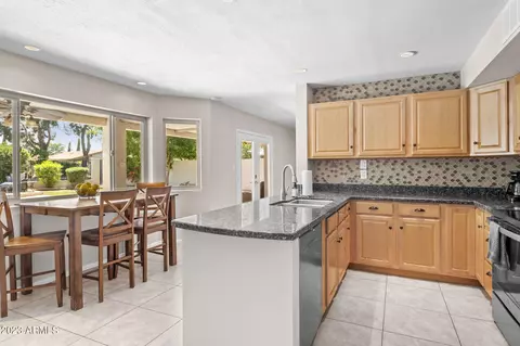 971 E Driftwood Dr, Tempe, AZ 85283 photo 8