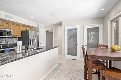 971 E Driftwood Dr, Tempe, AZ 85283 photo 6