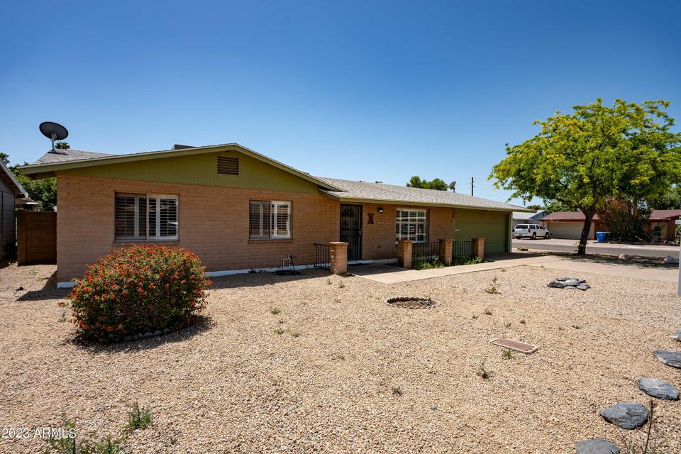  3823 W Barnes Ln, Phoenix, AZ 85051 photo 2