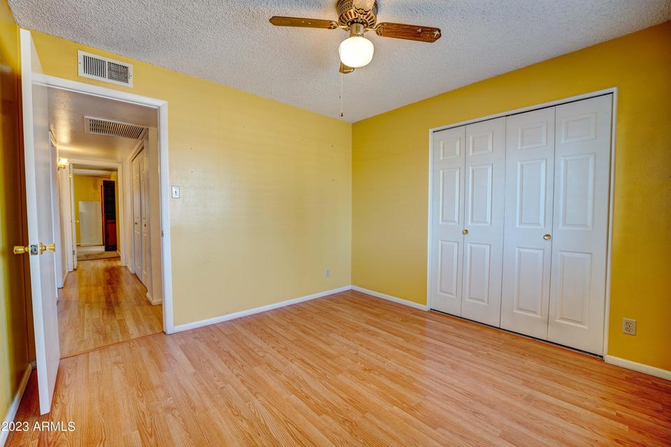  3823 W Barnes Ln, Phoenix, AZ 85051 photo 10