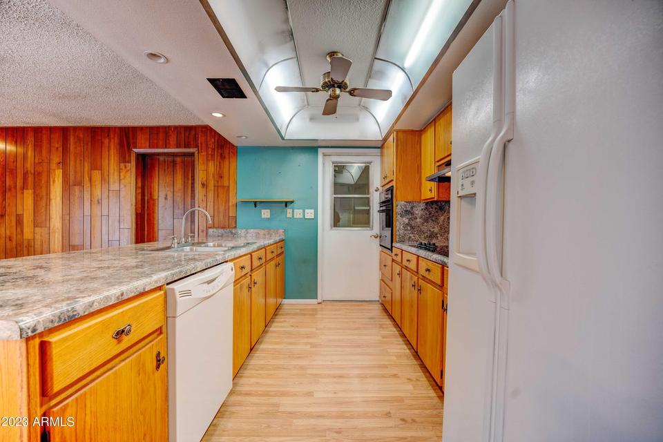  3823 W Barnes Ln, Phoenix, AZ 85051 photo 23