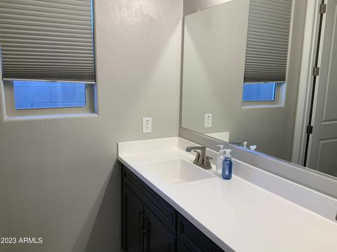 7804 W Odeum Ln, Phoenix, AZ 85043 photo 4