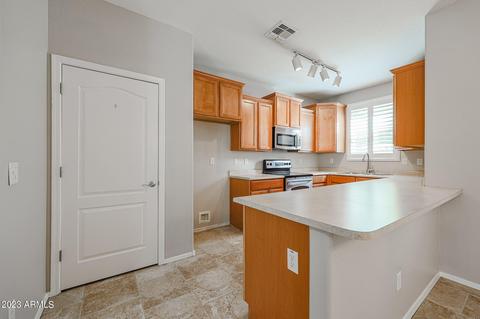 4378 E Sack Dr, Phoenix, AZ 85050 photo 10