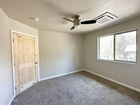 3375 Navajo Dr, Overgaard, AZ 85933 photo 13