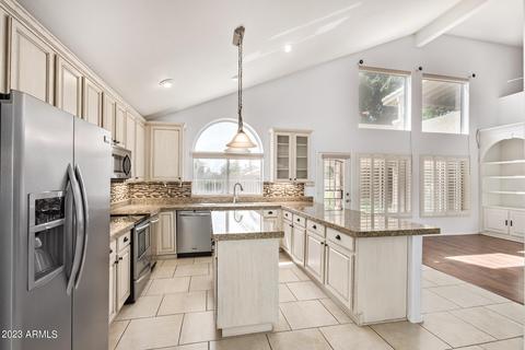 909 W Kathleen Rd, Phoenix, AZ 85023