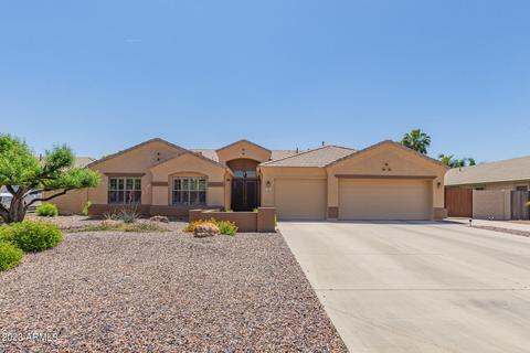 305 E Dennisport Ct, Gilbert, AZ 85295 photo 3