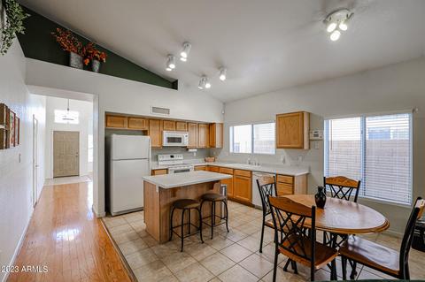 1008 E Brentrup Dr, Tempe, AZ 85283 photo 4