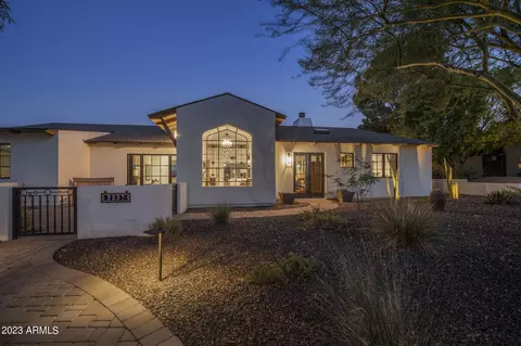 2237 E Mercer Ln, Phoenix, AZ 85028 photo 2