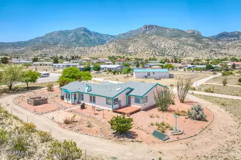 6917 S Thorneydale Ln, Hereford, AZ 85615