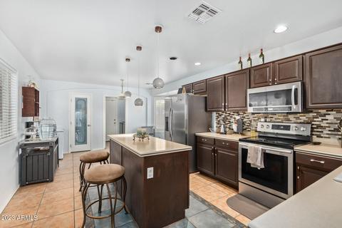 7621 N 51st Dr, Glendale, AZ 85301
