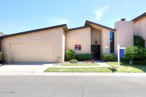 7917 E Bonnie Rose Ave, Scottsdale, AZ 85250