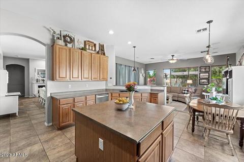 2176 S Heritage Dr, Gilbert, AZ 85296 photo 4
