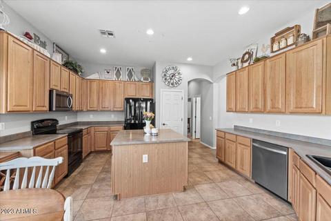 2176 S Heritage Dr, Gilbert, AZ 85296 photo 3