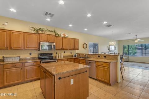 986 E Blue Spruce Ln, Gilbert, AZ 85298 photo 5
