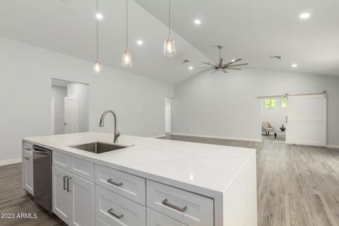 7041 N 14th Pl, Phoenix, AZ 85020 photo 7